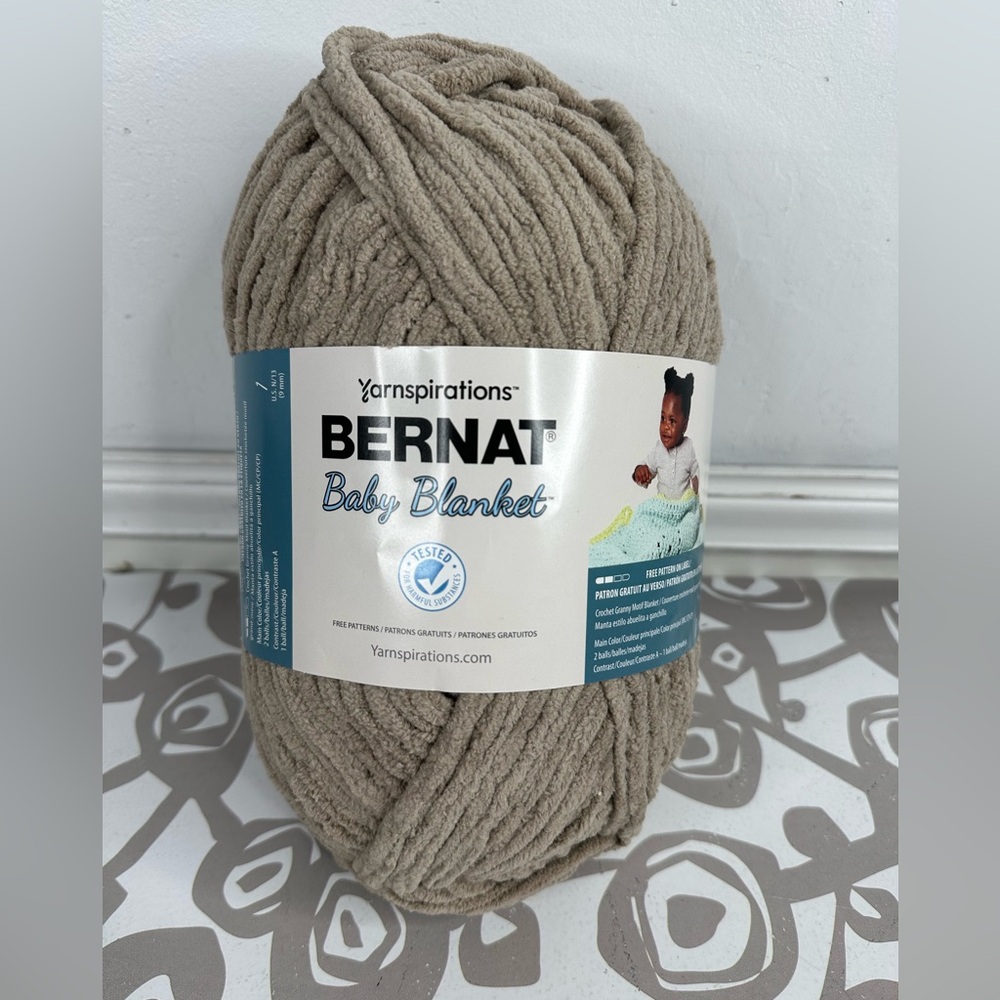 Yarnspirations Bernat Baby Blanket Yarn 220 yds 10.5 oz 300 g Baby Sand